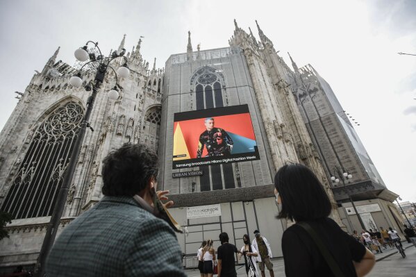 Prada duomo deals
